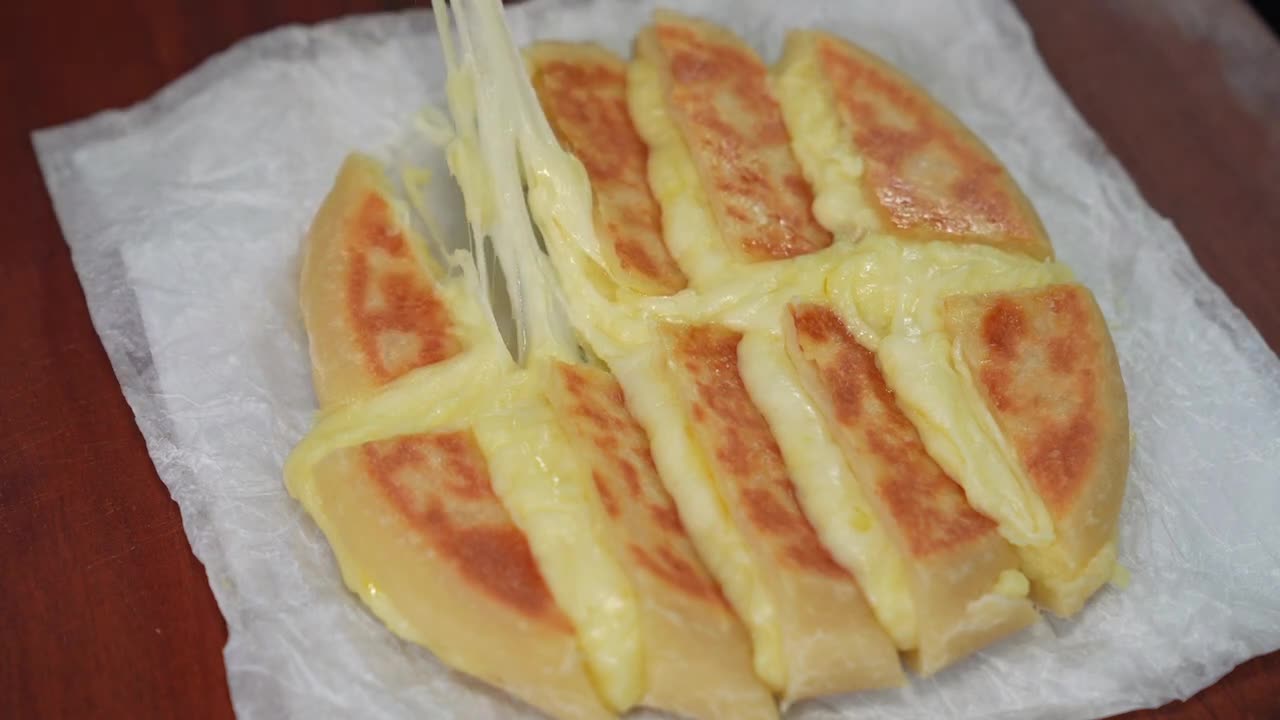 Potato Cheese Bread Baked In Frying Pan - No Oven No Yeast, Easy and Delicious