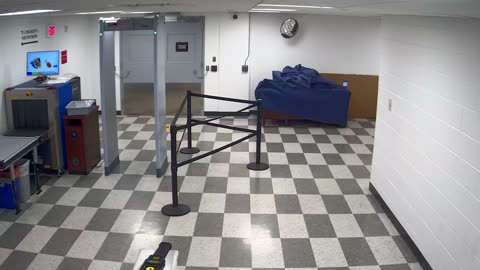 6134RHOBG3G308CLobby8Entrance_2021-01-06_06h40min00s923ms.mp4