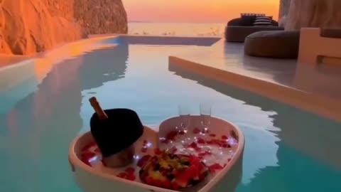 champagne in the pool romance😍