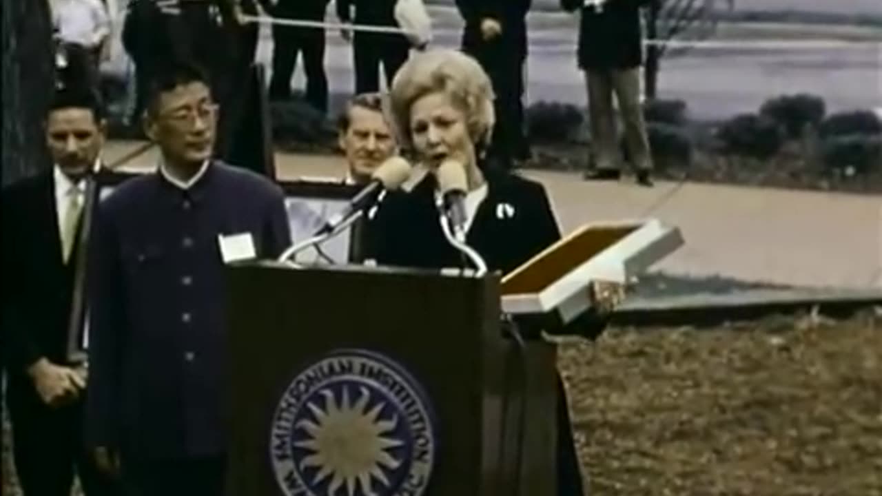 First Lady Pat Nixon welcomes pandas to the National Zoo