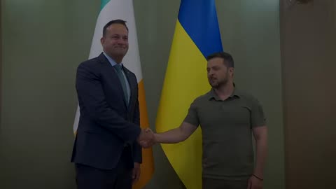 Leo Varadkar of Ireland met Zelensky