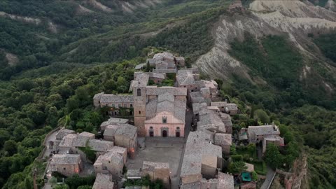 "Captivating Natural Landscapes: A Visual Odyssey"