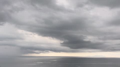 Stunning view of sun set with clouds at sea😍