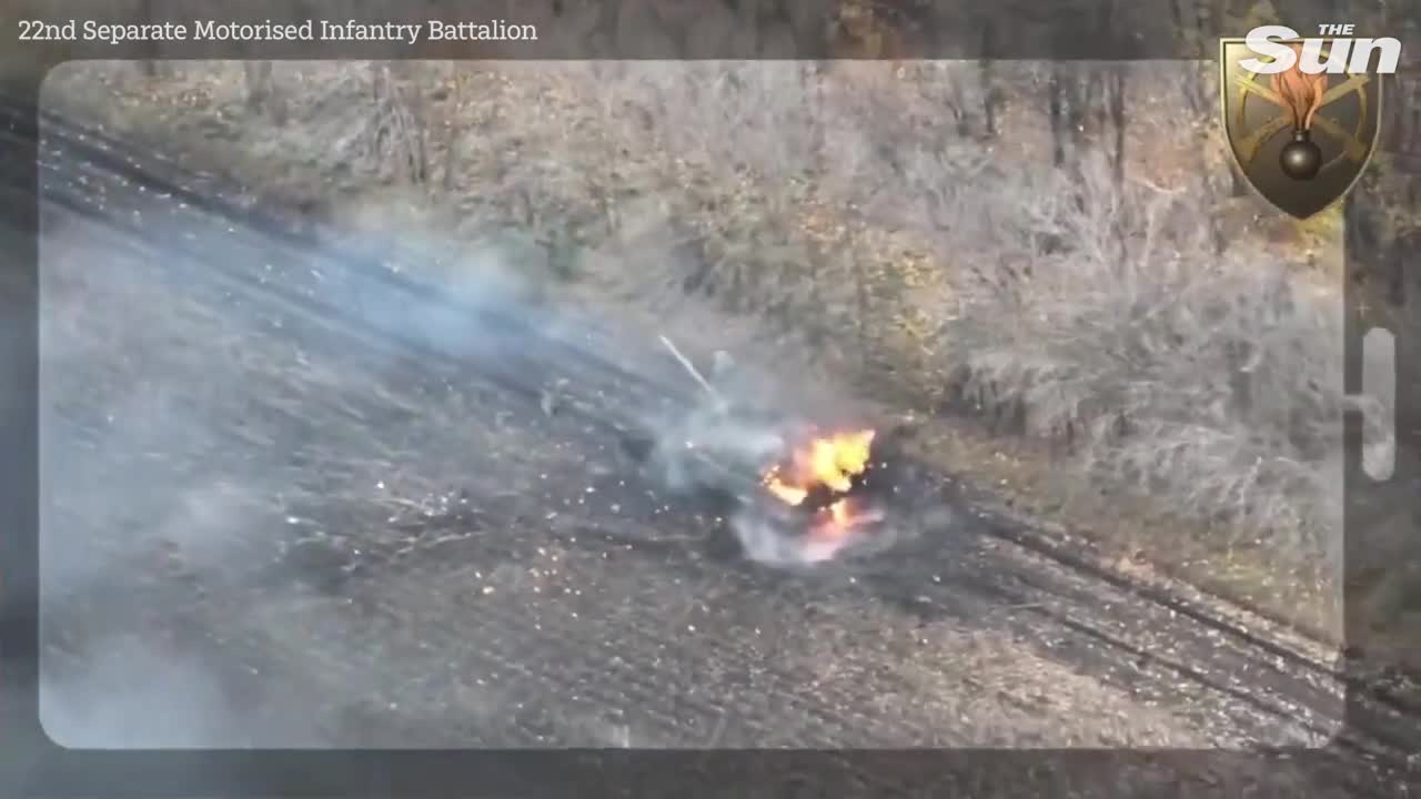 Russian T-72 tank blown up by Ukrainian anti-tank mine