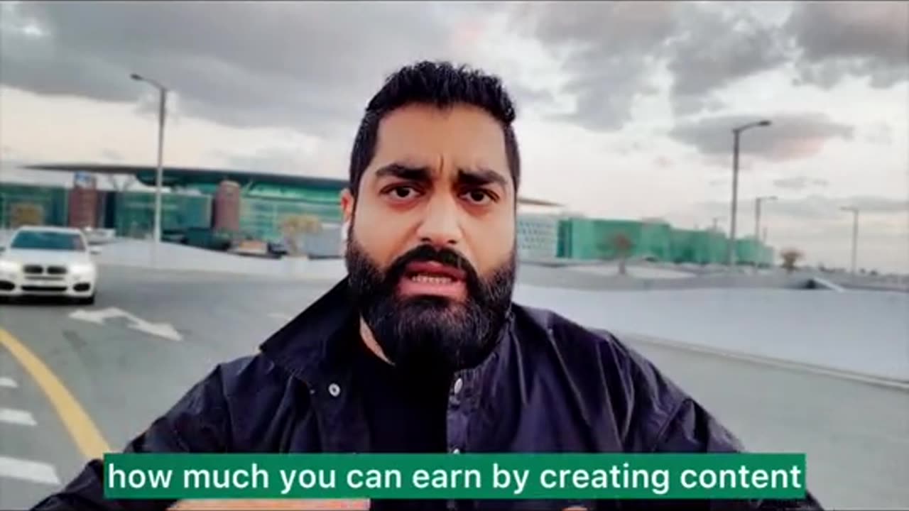How to make money in social media