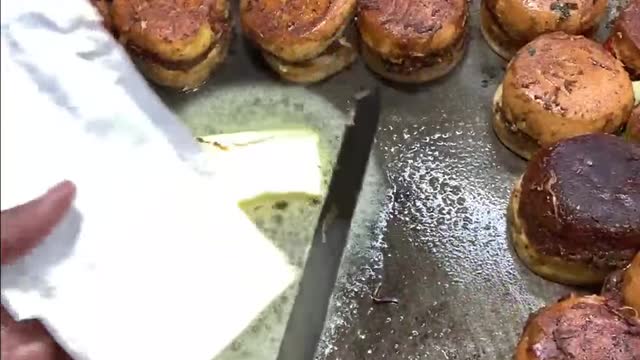 BUTTER वाले HEART ATTACK HOTDOG 🥵🥵 इतना BUTTER भाई साहब 😱😱⚠️ #shorts