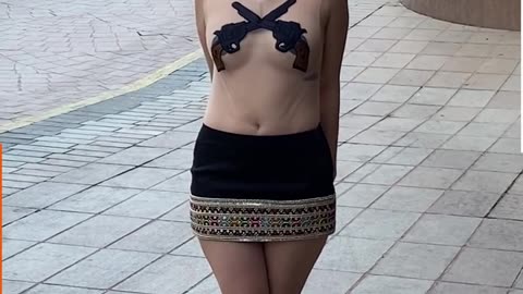 Urfi Zaved Mem with Suitable Dress