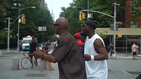 Street Gang Acapella Soul sing their version of The Lion Sleeps Tonight - Reloaded