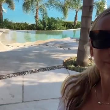 Louise Redknapp flaunts bikini body on Greek holiday