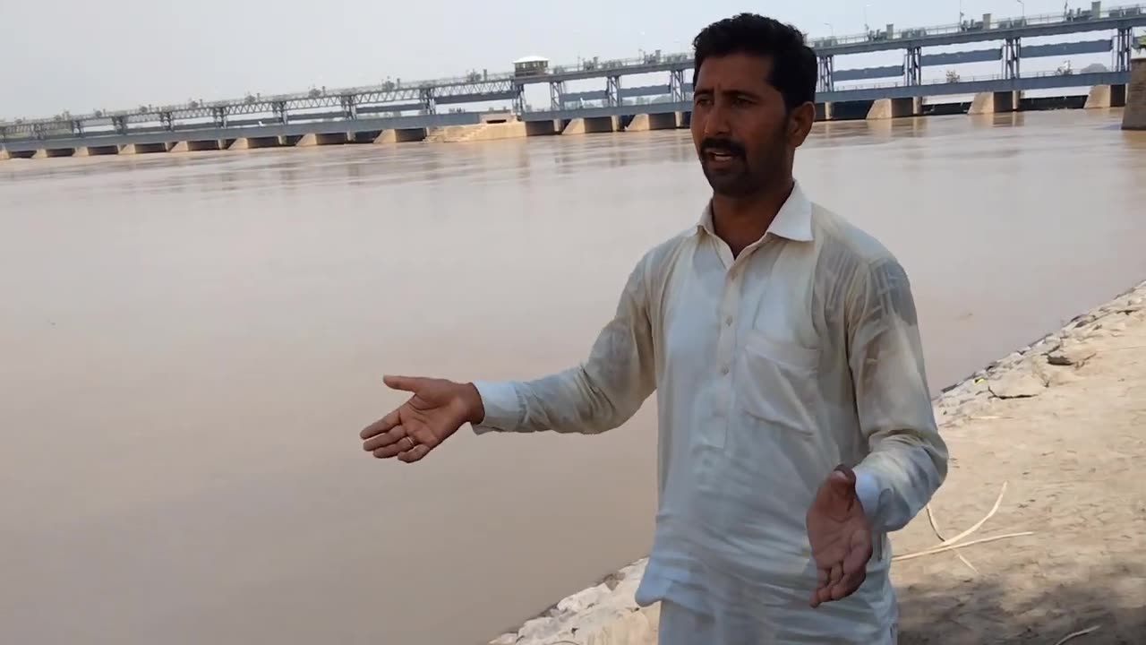 Very High flood at Sulemanki today in Satlujدریائے ستلج میں ریلا سلیمانکی پر بہت اونچے درجےکاسیلاب