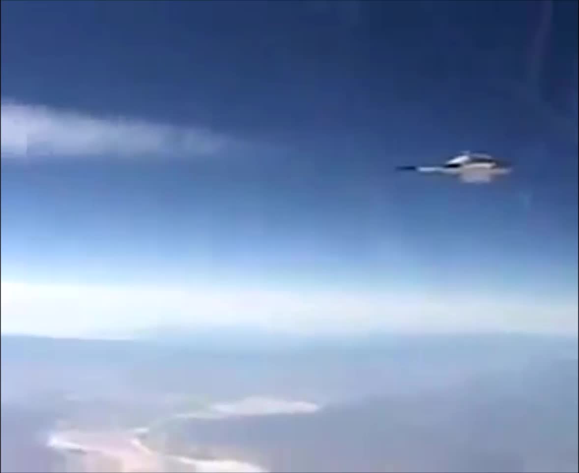 Test Flight of a small UFO built in Area 51 equipped with Neural Interface? #UFO👉👉👉 Follow me