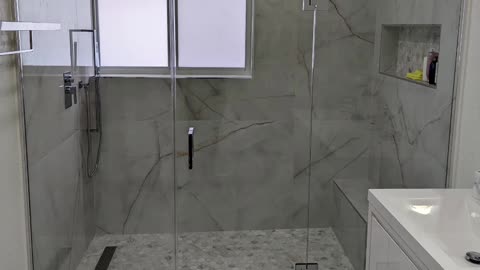 180° Shower Glass Chrome Hardware