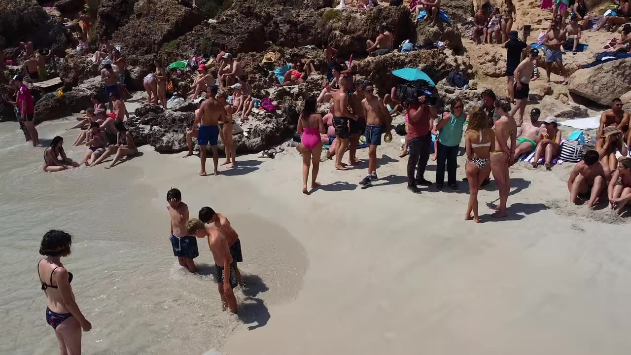 MALLORCA 🇪🇸 CALÓ DES MORÓ most stunning beach of the island 🇪🇸 Drone FOOTAGE