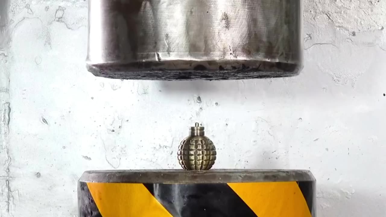 GRENADE💣 VS HYDRAULIC PRESS 🚧