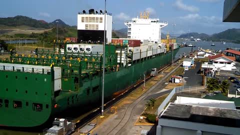 Panama Canal Ship starts engines in lock VID