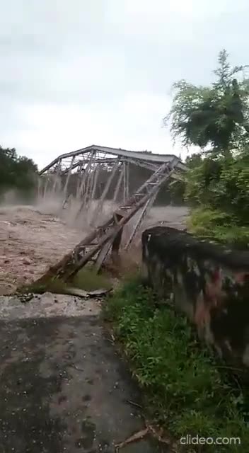 Floods in northeast India kill 11