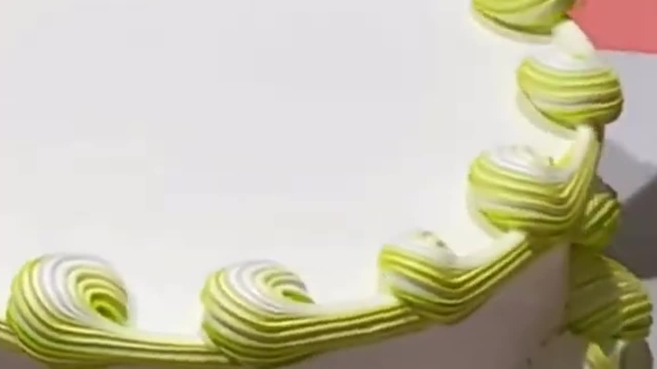 Stunning birthday cake decorating technique 💝💝 #shorts (9)