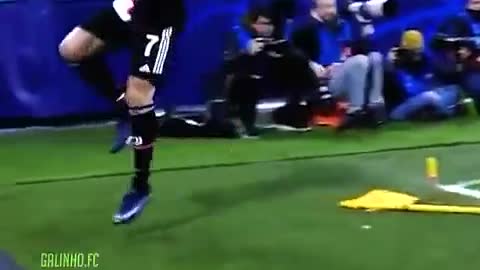 try not to lagh #funny #football #viral #shorts