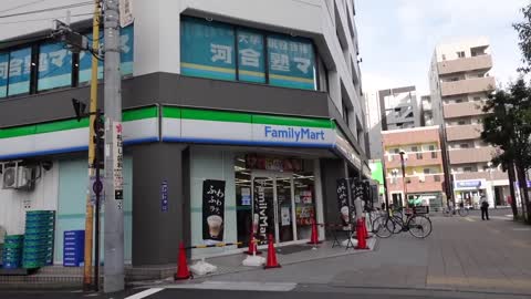 Living Alone in Japan 🍰 what i eat, 7-eleven food, conveyer belt sushi & cake vending machine japan