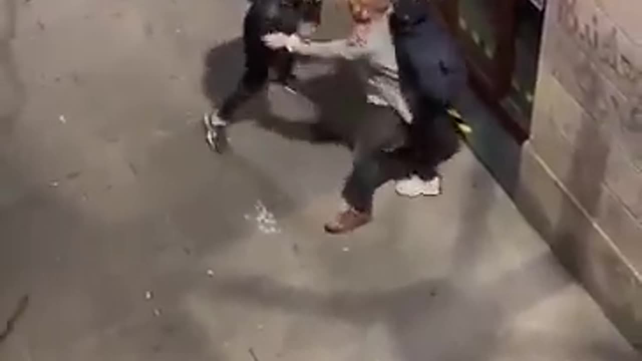 Fake Moroccan asylum seekers beat and rob a tourist in Spain and no one