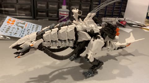 Horizon Zero Dawn Thunderjaw model kit review