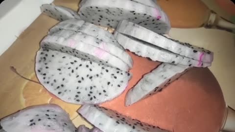 dragon fruit kaatne Ka tarika __ how to cut dragon fruit (1)