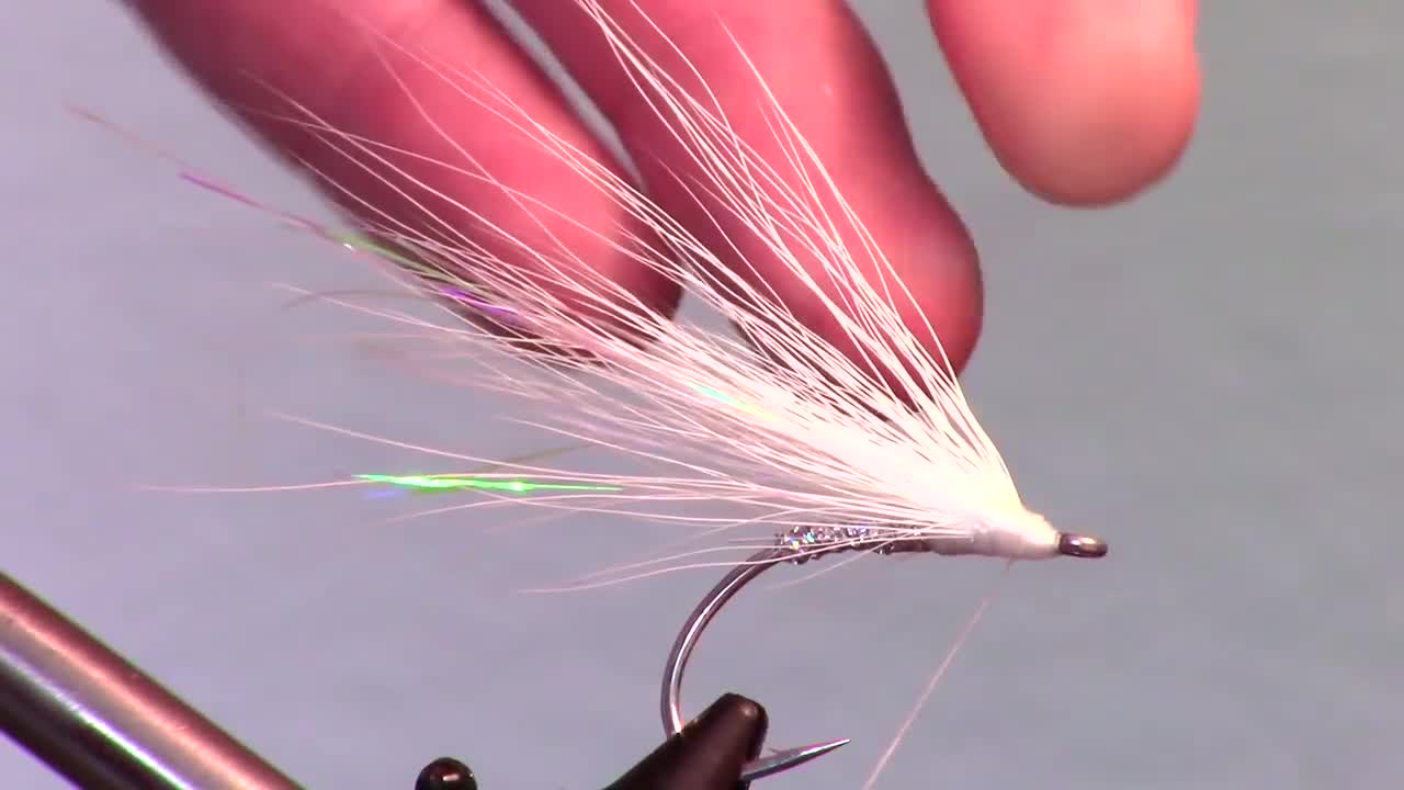 Bucktail Glass Minnow - UNDERWATER Footage - Saltwater and Freshwater Streamer Fly