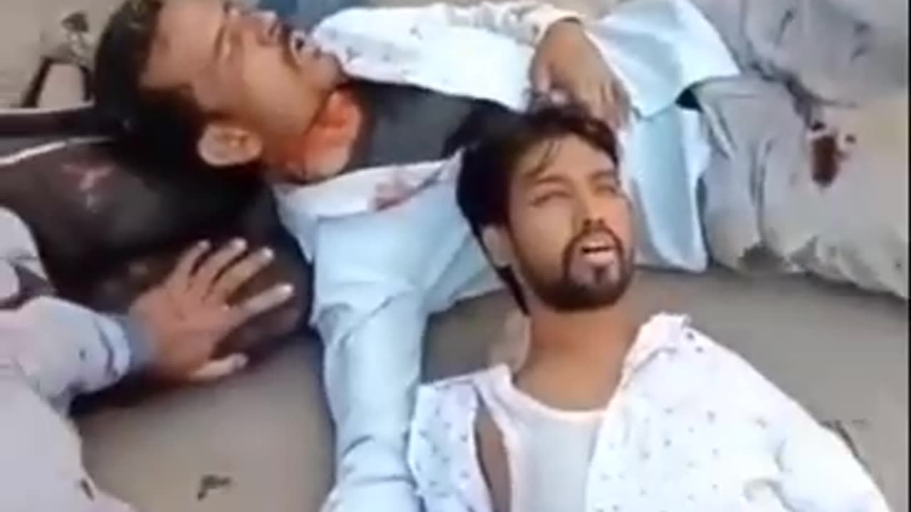 Police man beating peoples
