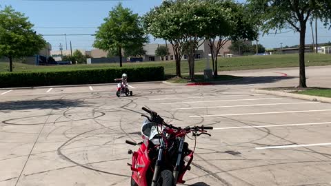 5 year old girl Rips Dirtbike