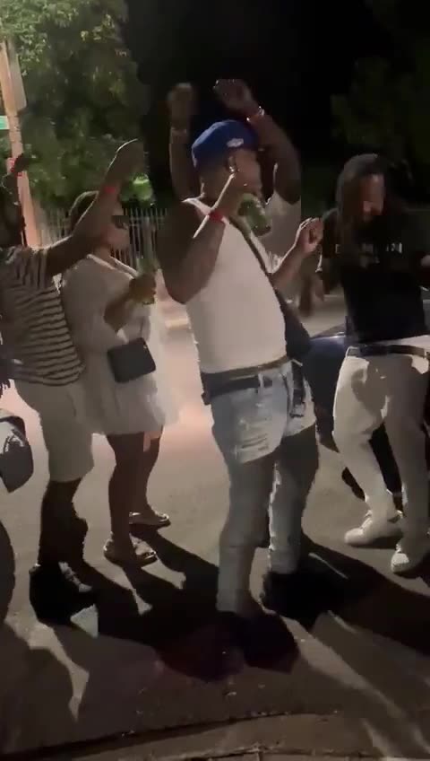 fans enjoying G-bolo song pwell in NYC