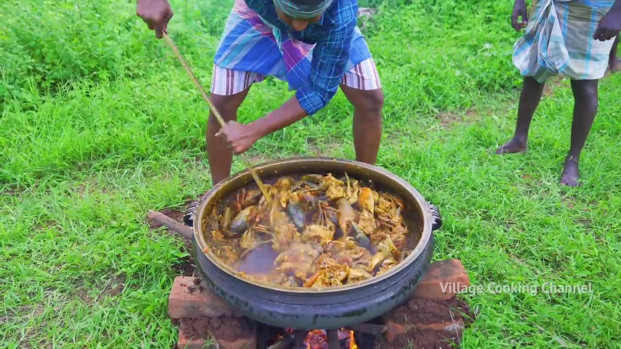 KING SIZE 🦀CRABS COOKING IN VILLAGE