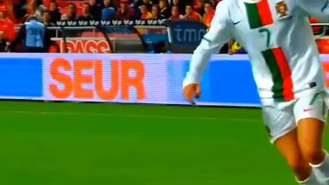 Cristiano Ronaldo Amazing Skills🔥