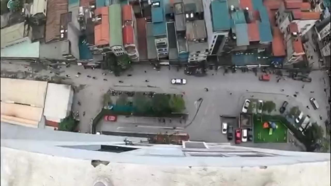 Scary Stunts On High Roof