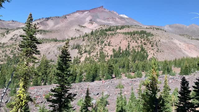 Central Oregon - Three Sisters Wilderness - Green Lakes - Hiking Beside South Sister Summit