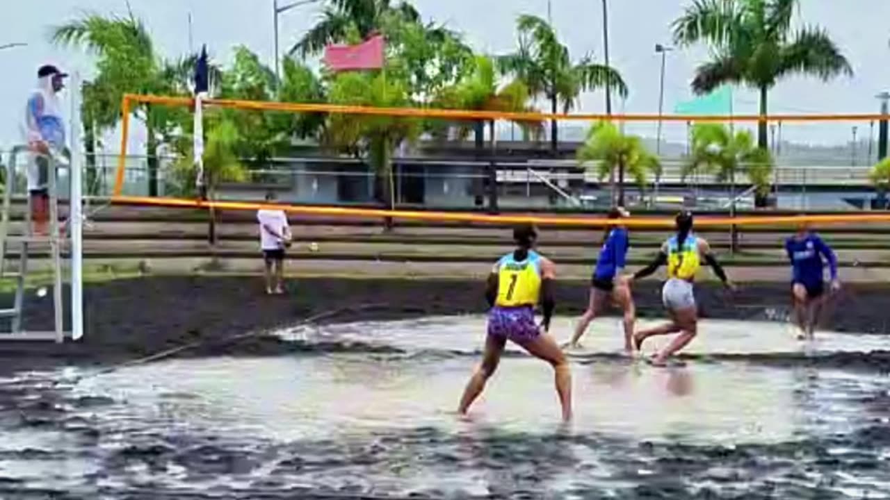 Cross Court HIt