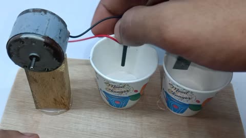 Free electricity energy generator with salt and water