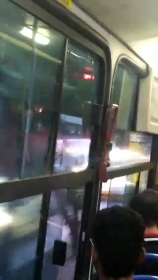 Reportan congestión vehicular por escombros en Papi Quiero Piña