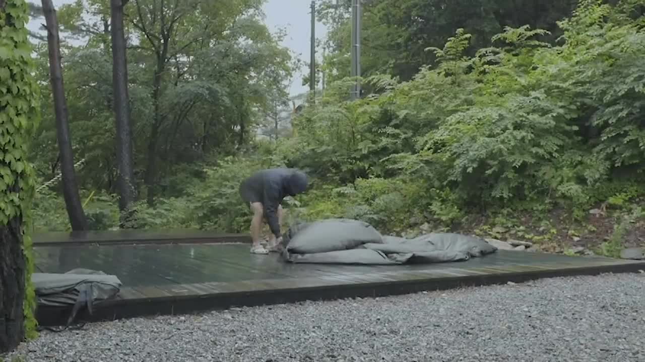 Delicate camp, enjoy the healing feeling brought by the rain. Those who like it really like