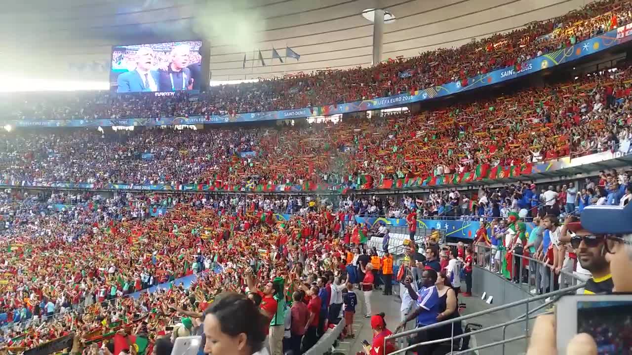 Hymne du Portugal Finale Euro 2016 le 10 juillet 2016