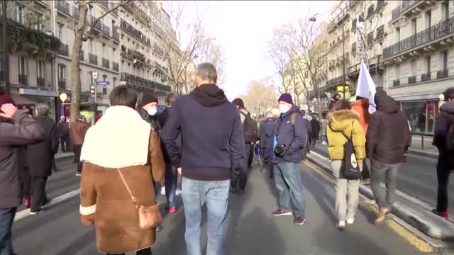 French teachers march over handling of COVID crisis