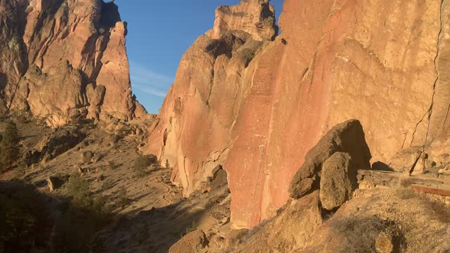 Central Oregon – Smith Rock State Park – Overlooking the Valley – 4K