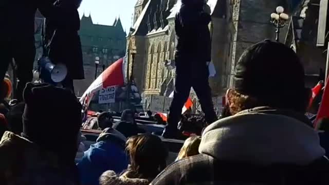 Protesters cleaning the streets??? Fake News....