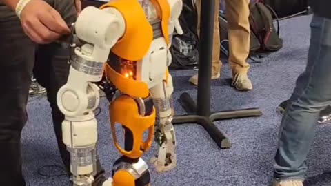 Amazing Humanoid Robot at @CES Las Vegas from @enchanted.tools