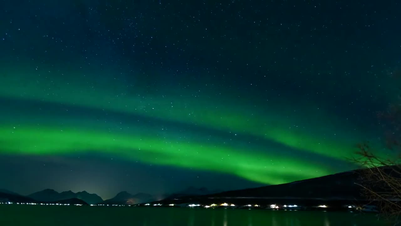 4K Time Lapse Video Of Aurora Borealis