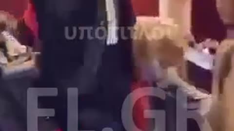 ΒΕΤΕΡΑΝΟΣ ΤΟΥ ΑΜΕΡΙΚΑΝΙΚΟΥ ΣΤΡΑΤΟΥ ΖΗΤΑΕΙ ΑΠΟ ΤΟΝ ΜΠΟΥΣ ΝΑ ΑΠΟΛΟΓΗΘΕΙ