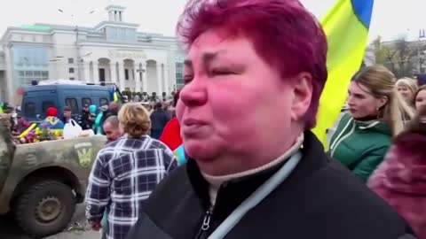 Tears of joy as Ukrainian forces arrive in Kherson