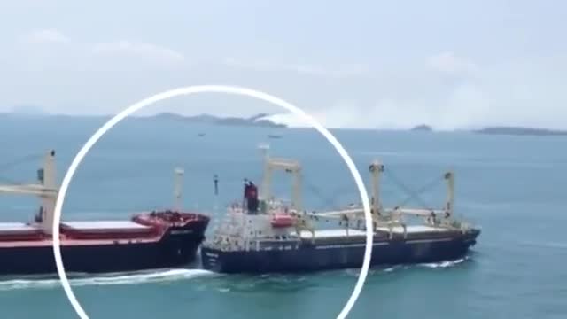 Bulk Carrier and Cargo Ship Collide in the Straits of Singapore