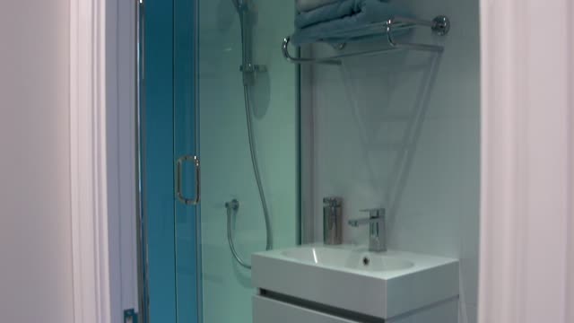 shower tilt raw 1