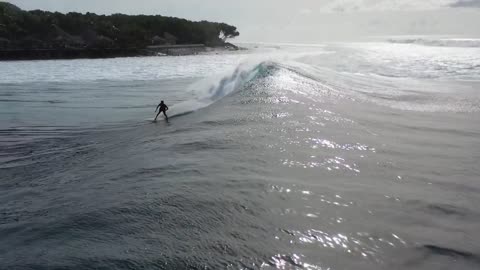 Surfing Maldives Lohis in August