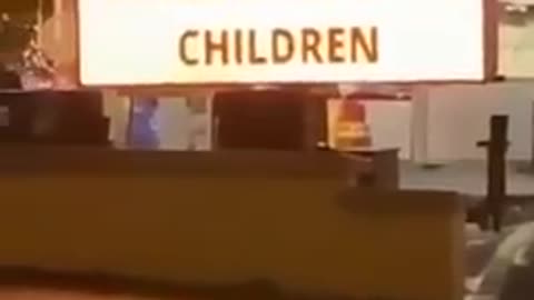 Irlanda Display per strada denuncia i vaccini
